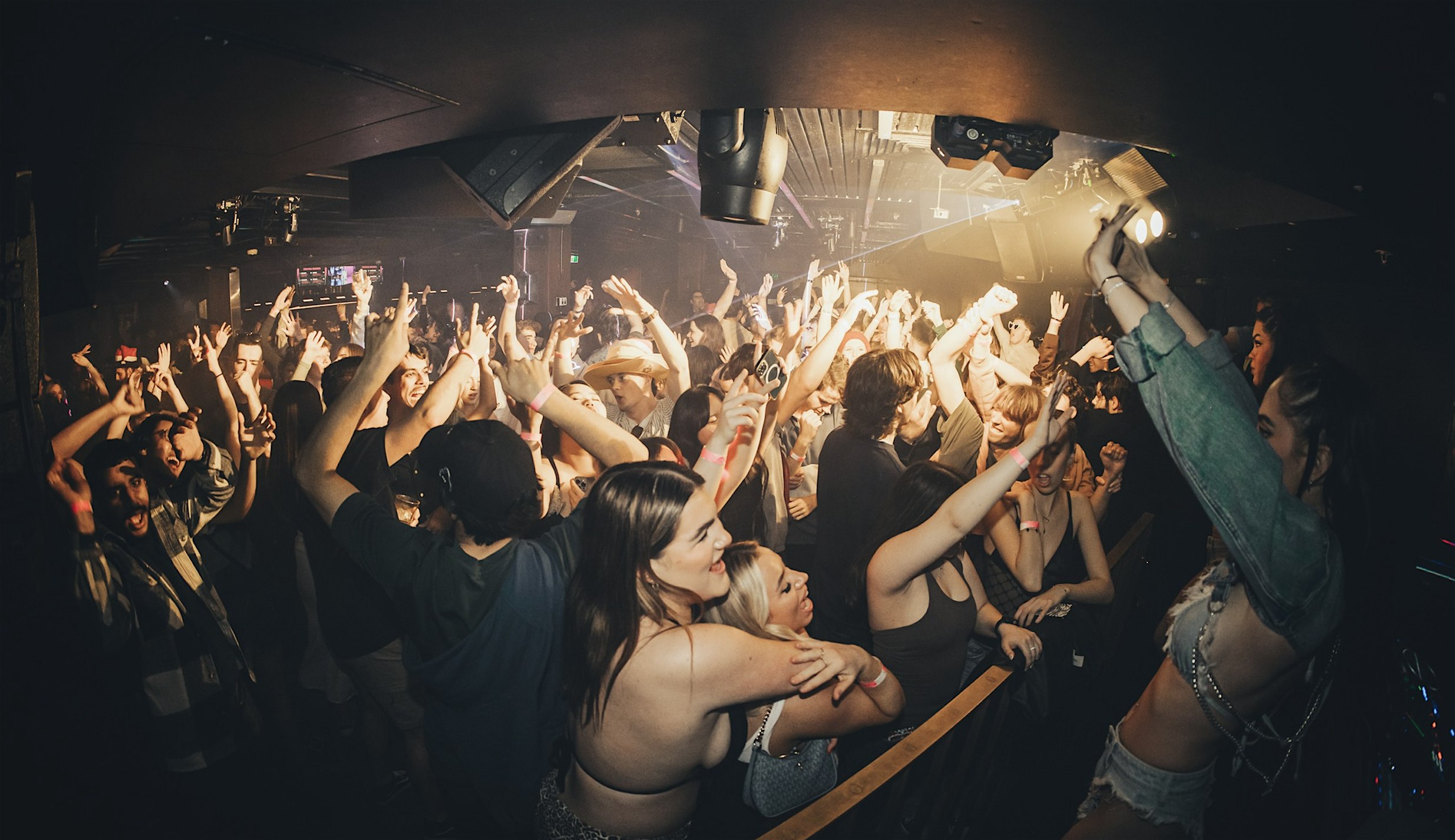 Bondi Lines x Side Bar Wednesdays | Free Entry & Line Skip