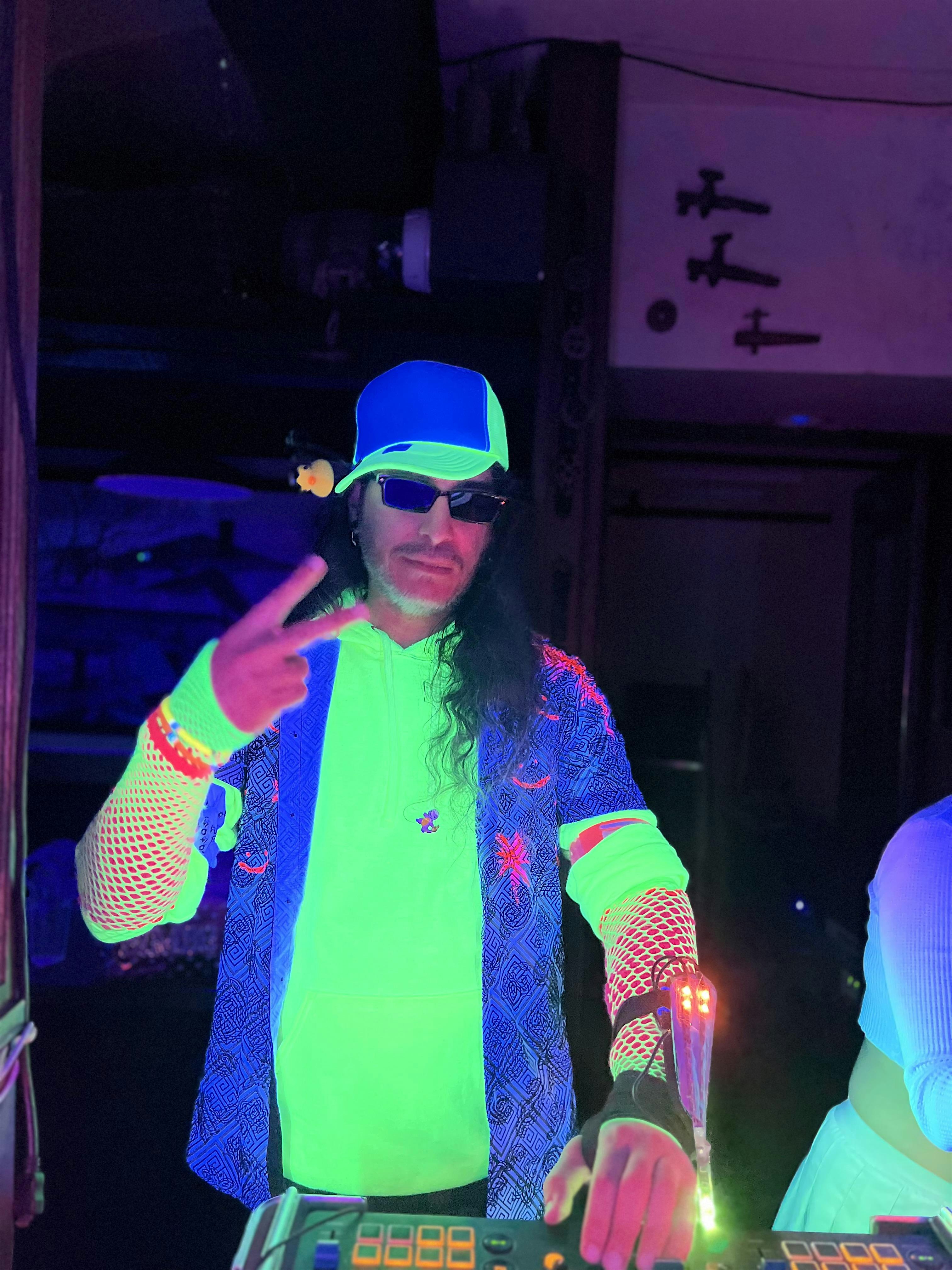 DJ Edison Tesla - EDM