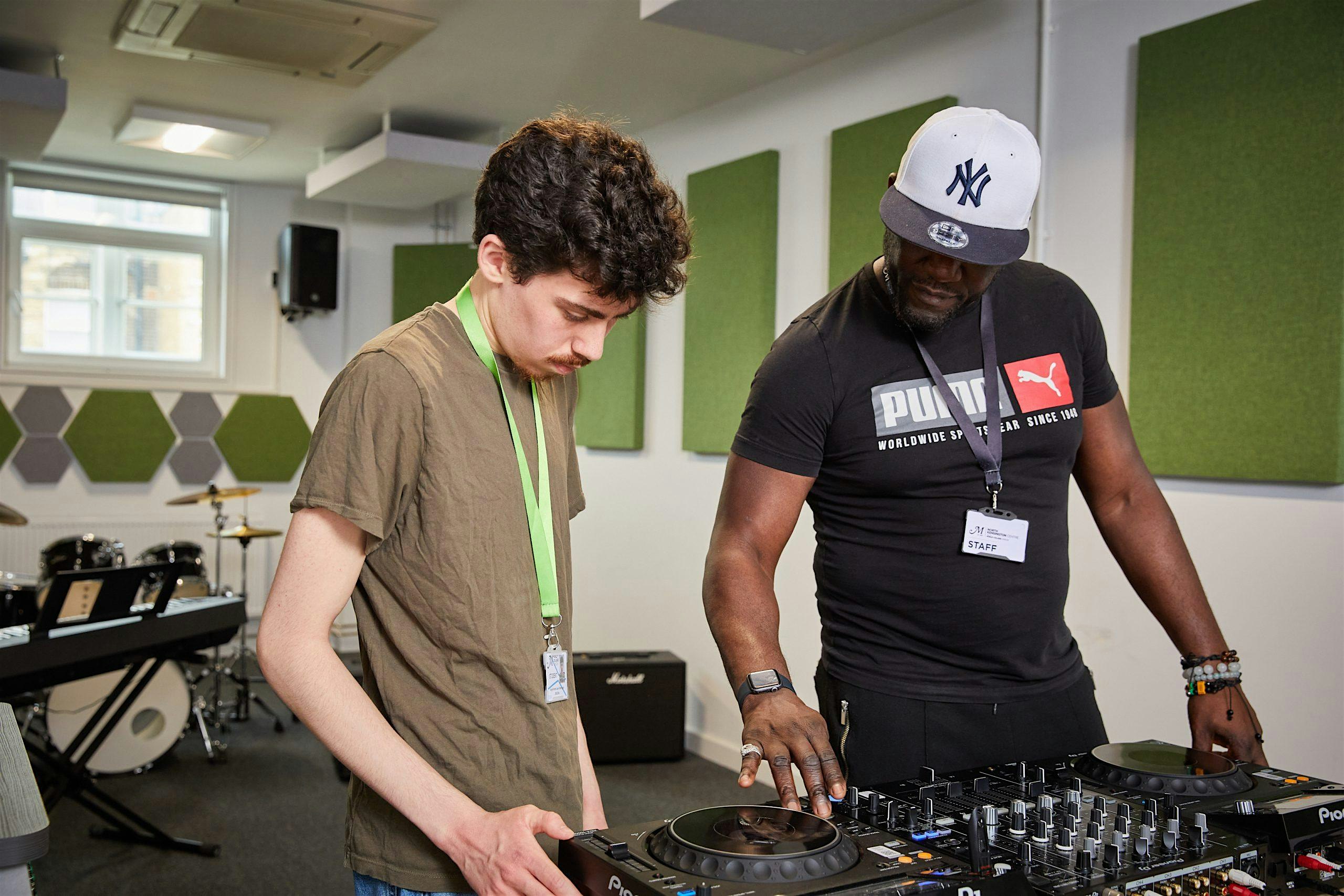 Masterclass: Learn to DJ