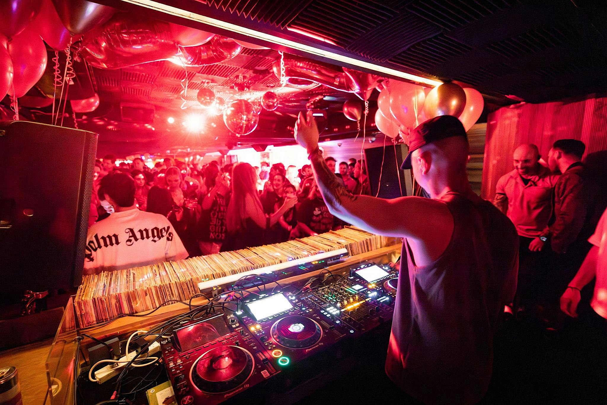 Sussudio Saturdays x Bondi Lines | Discounted Entry & Free Drink, House DJs